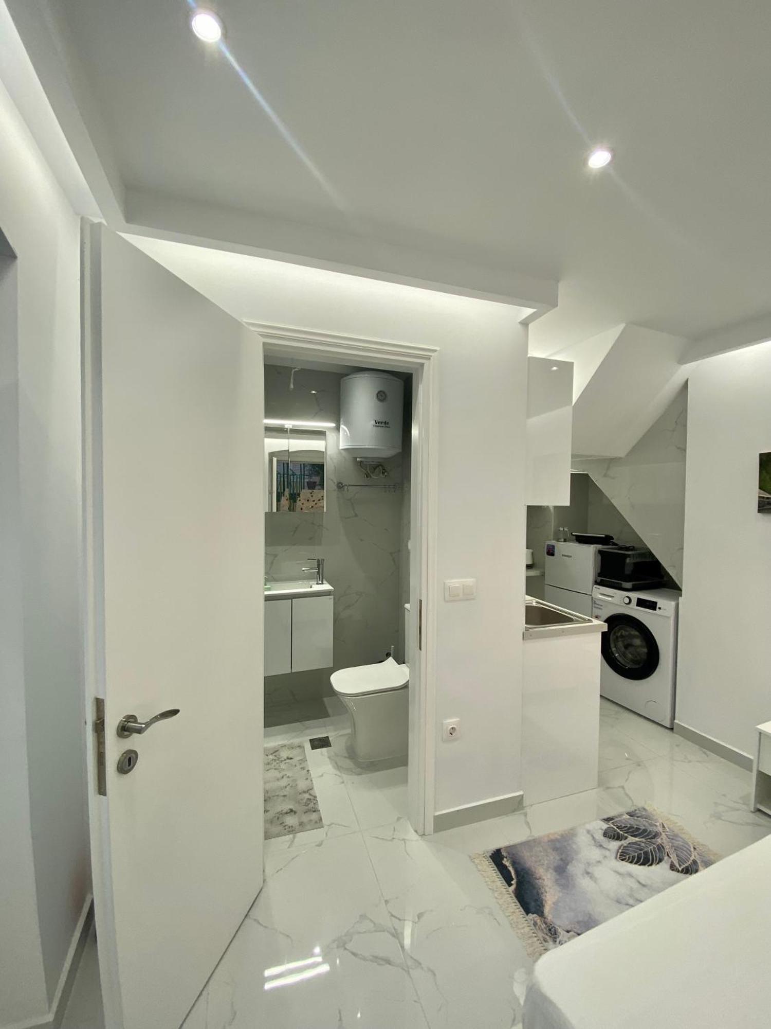 Corfu Port Art Studios Bagian luar foto